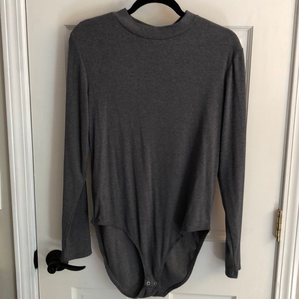 NWOT Apt. 9 Gray Mockneck Bodysuit Size L